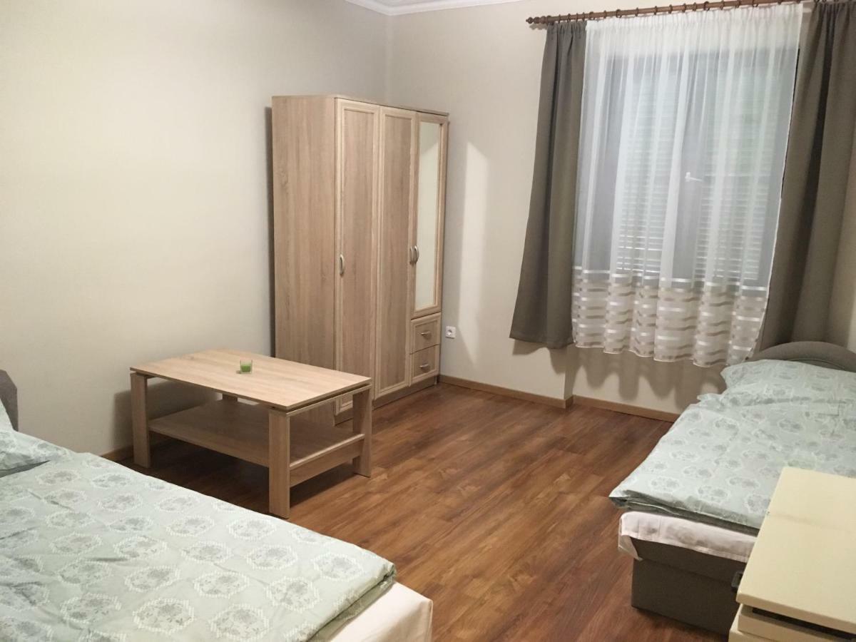 Vadaszhaz Hotel Egyhazasradoc Zewnętrze zdjęcie